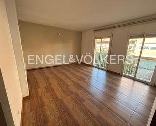 Vista exterior de Apartament en venda en La Roca del Vallès amb Calefacció