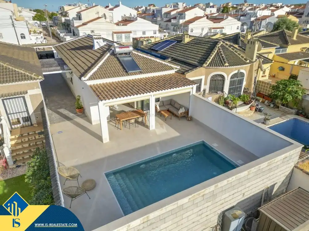 Chalet con piscina en venta en Zona Carrefour - Urbanizaciones, imagen 20