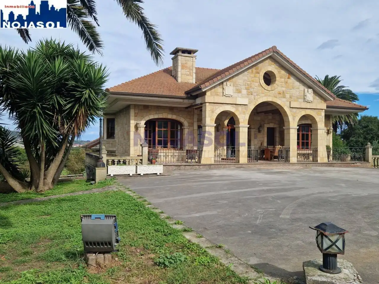 Vista exterior de Casa o chalet en venta en Noja con Aire acondicionado, Calefacción y Jardín privado