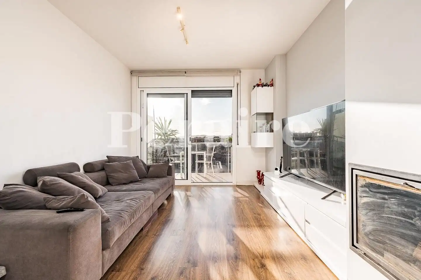 Sala d'estar de Àtic en venda en L'Hospitalet de Llobregat amb Aire condicionat, Calefacció i Terrassa