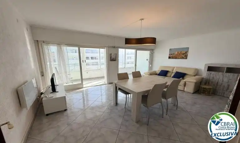 Apartment with pool for sale in Avenida DE LA GOLA DE L'ESTANY, imagen 3