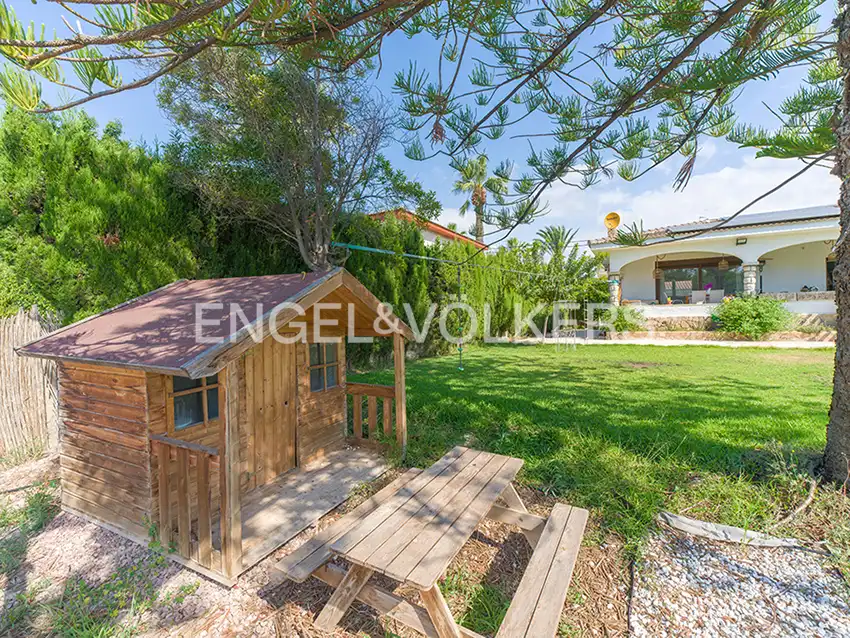 Vista exterior de Casa o chalet en venta en El Campello con Aire acondicionado, Calefacción y Jardín privado