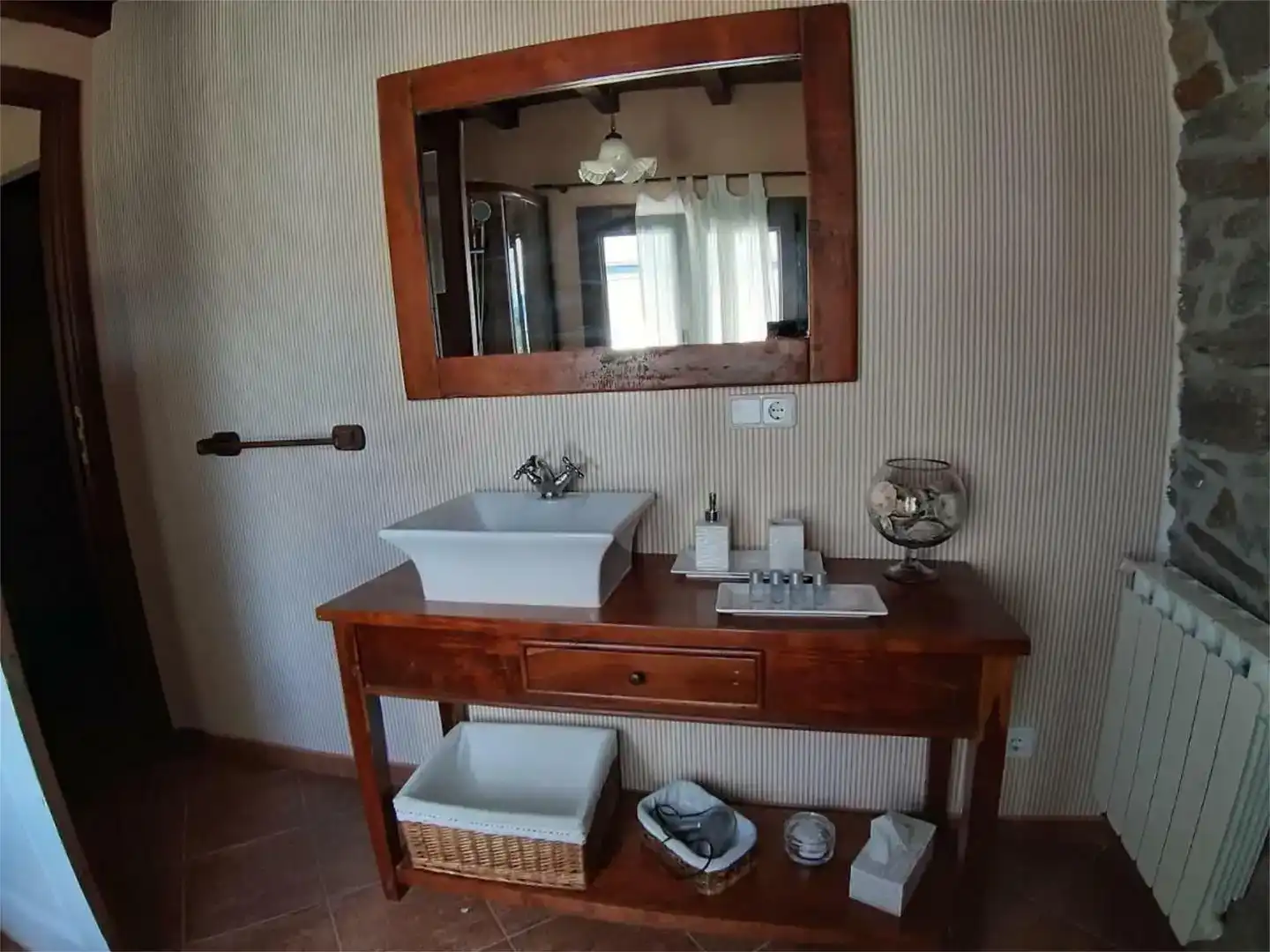 Baño de Piso en venta en Petín con Jardín privado, Parquet y Amueblado