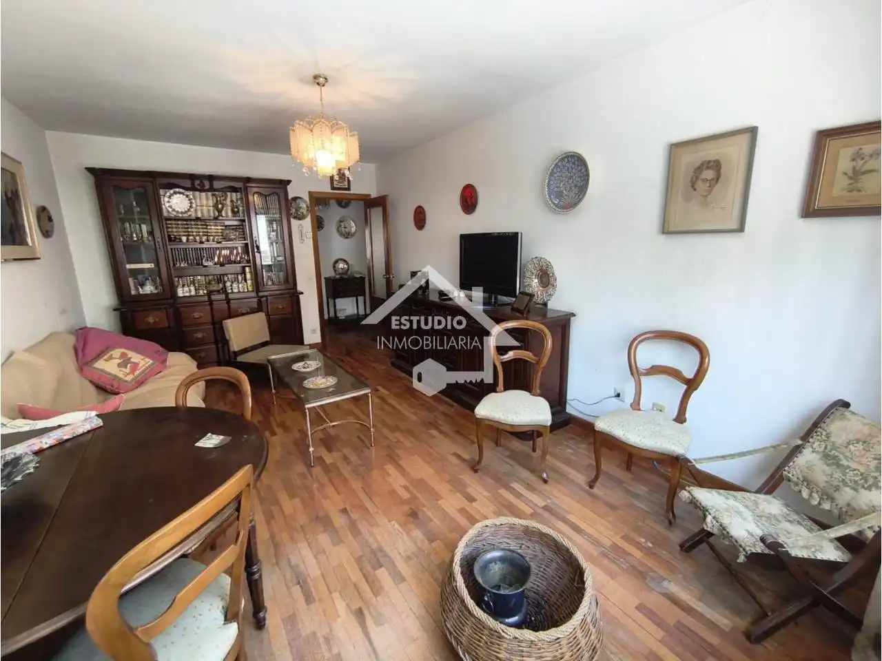 Sala de estar de Piso en venta en Mendavia con Calefacción, Parquet y Trastero