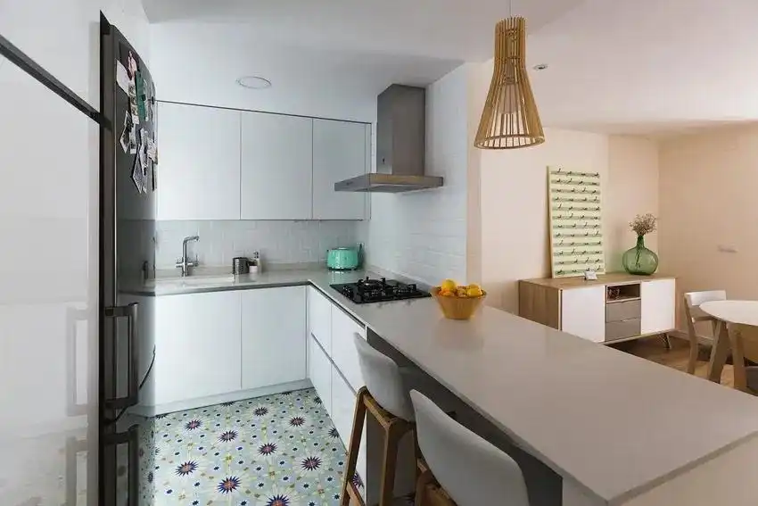 Kitchen of Flat for rent in Valencia  with Air Conditioner and Balcony