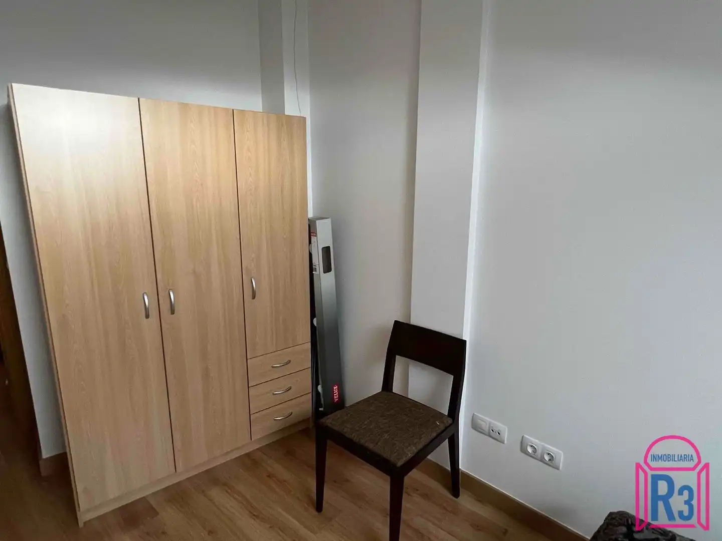 Schlafzimmer von Maisonette zum Verkauf in León Capital  mit Heizung, Terrasse und Möbliert