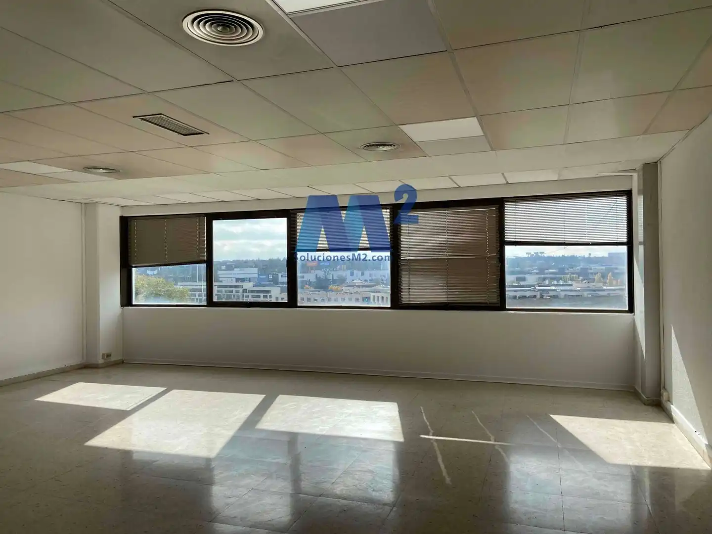 Fabrikhallen zur Miete in Alcobendas