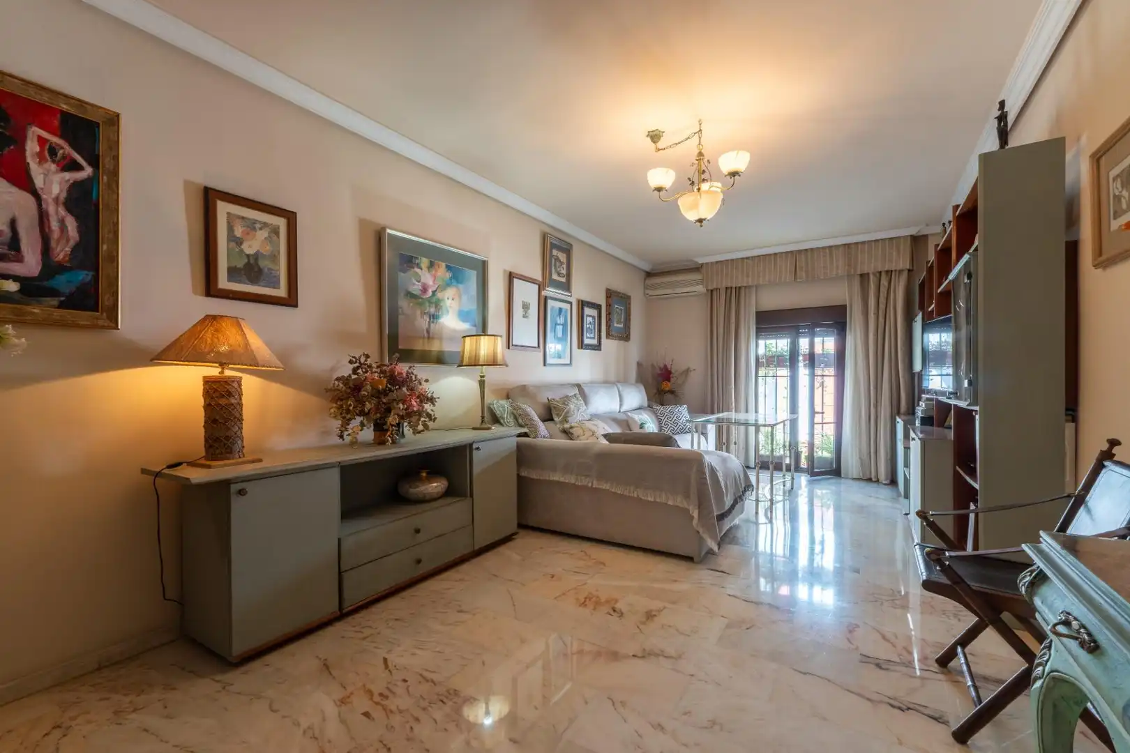 Living room of Detached homes for sale in Córdoba  with Air Conditioner, Heating and Storage room