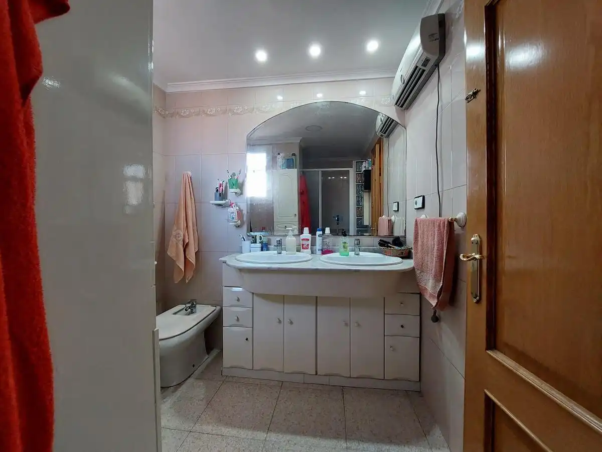 Baño de Piso en venta en Elda con Aire acondicionado y Terraza