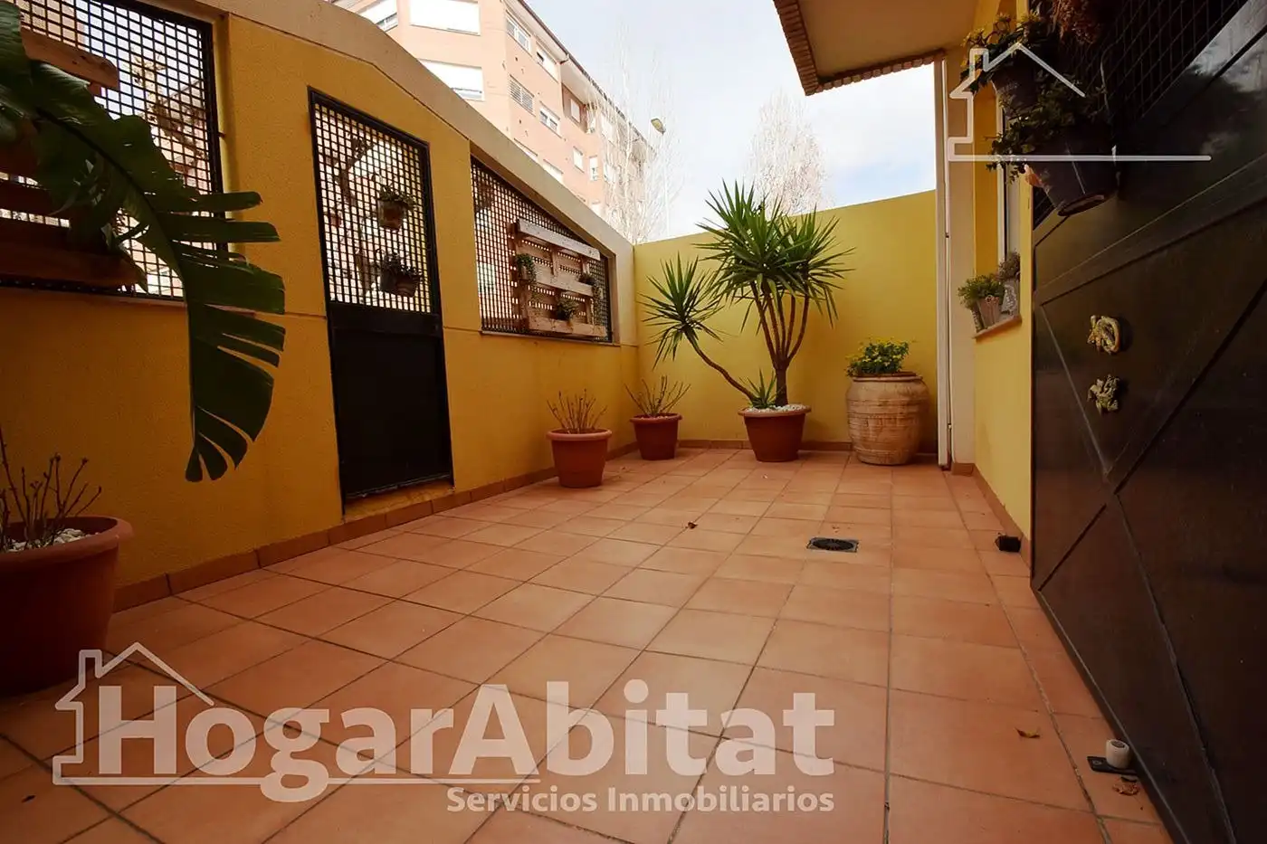 Außenansicht von Einfamilien-Reihenhaus zum Verkauf in Vila-real mit Klimaanlage, Privatgarten und Terrasse