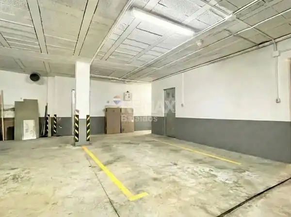 Parking de Piso en venta en Vigo  con Calefacción y Trastero
