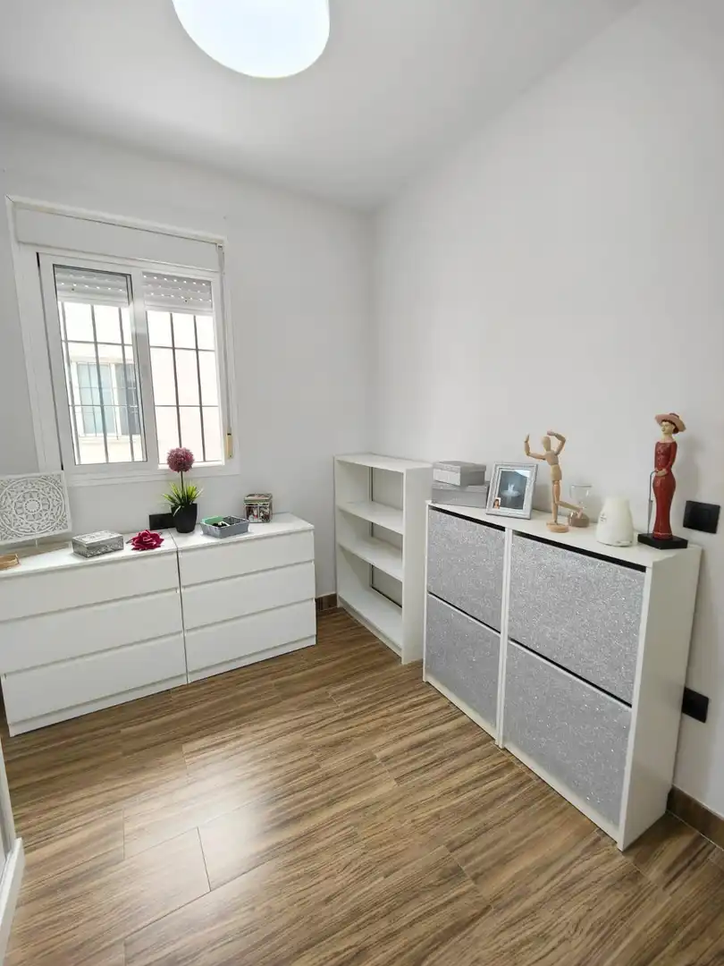 Wohnung zur Miete in Ronda del Estero