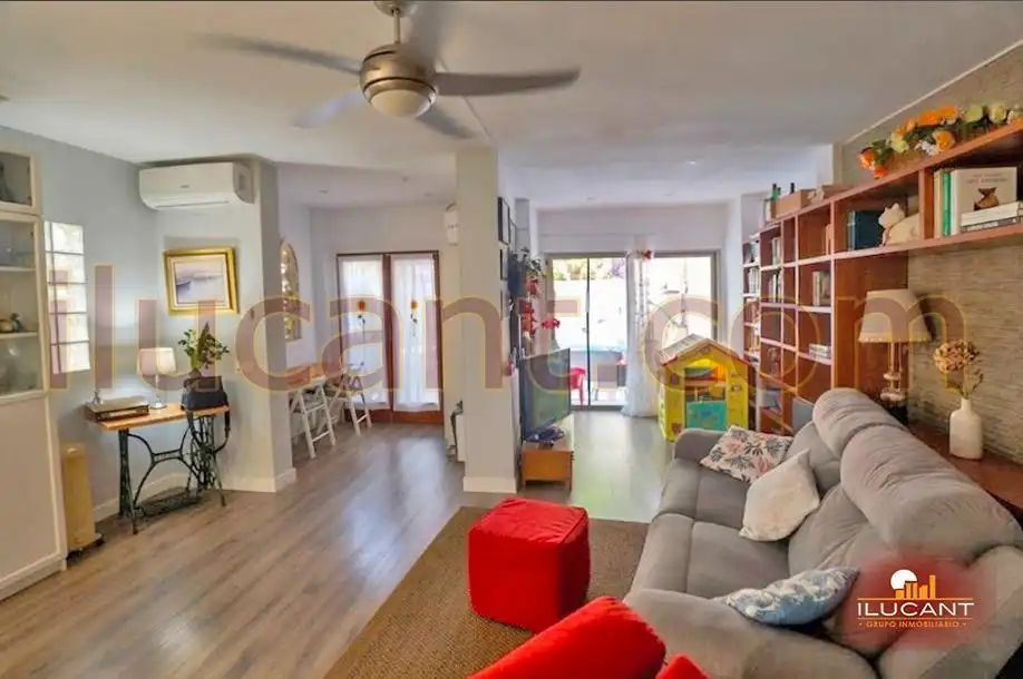 Sala de estar de Casa o chalet en venta en El Campello con Aire acondicionado, Terraza y Trastero