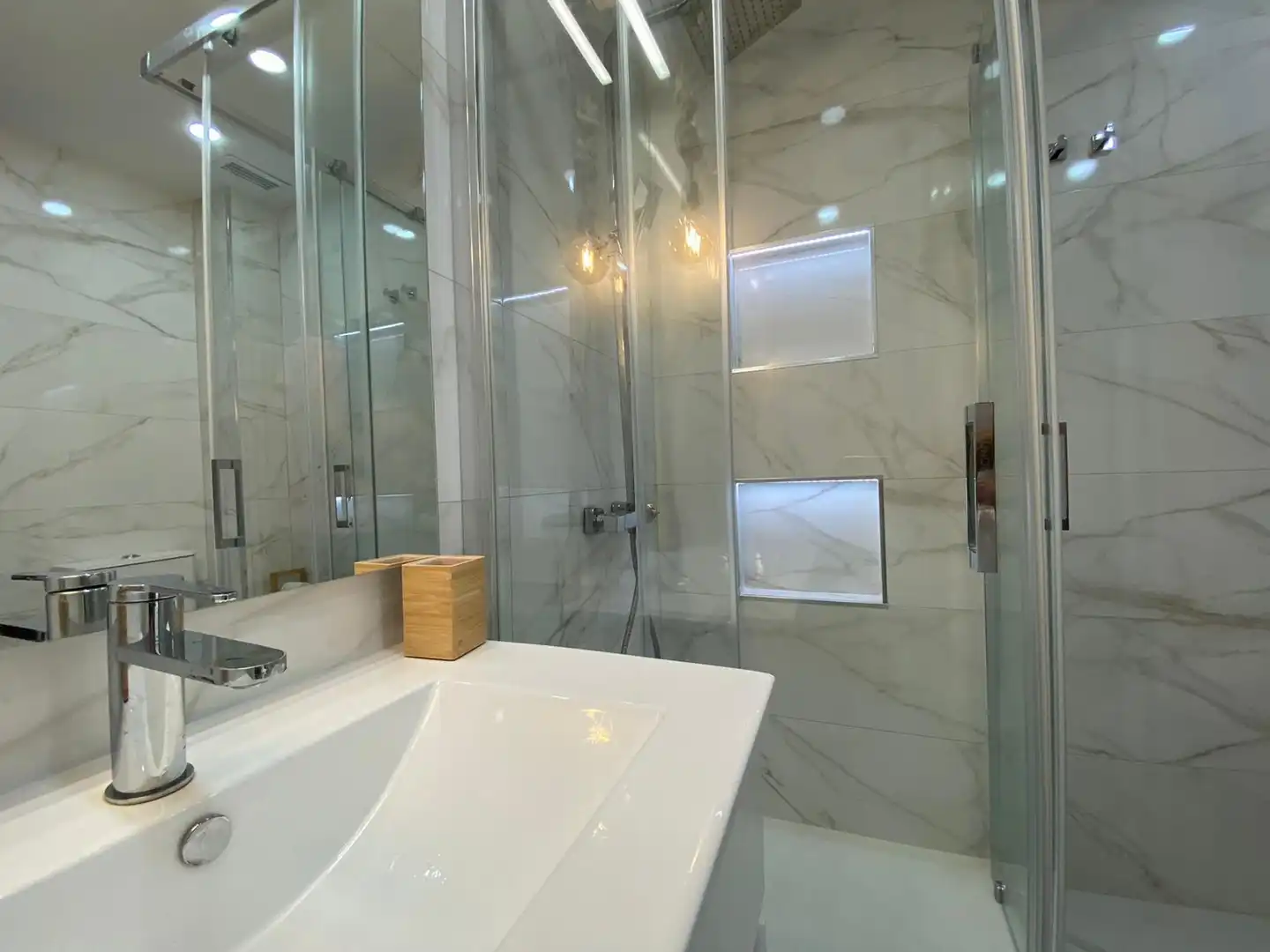 Bathroom of Houses for sale in Alhaurín de la Torre  with Air Conditioner, Heating and Terrace