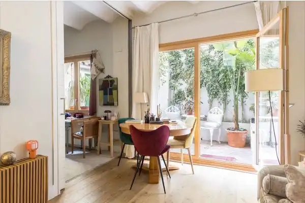 Esszimmer von Erdgeschoss zum Verkauf in Barcelona mit Klimaanlage, Heizung und Parkett