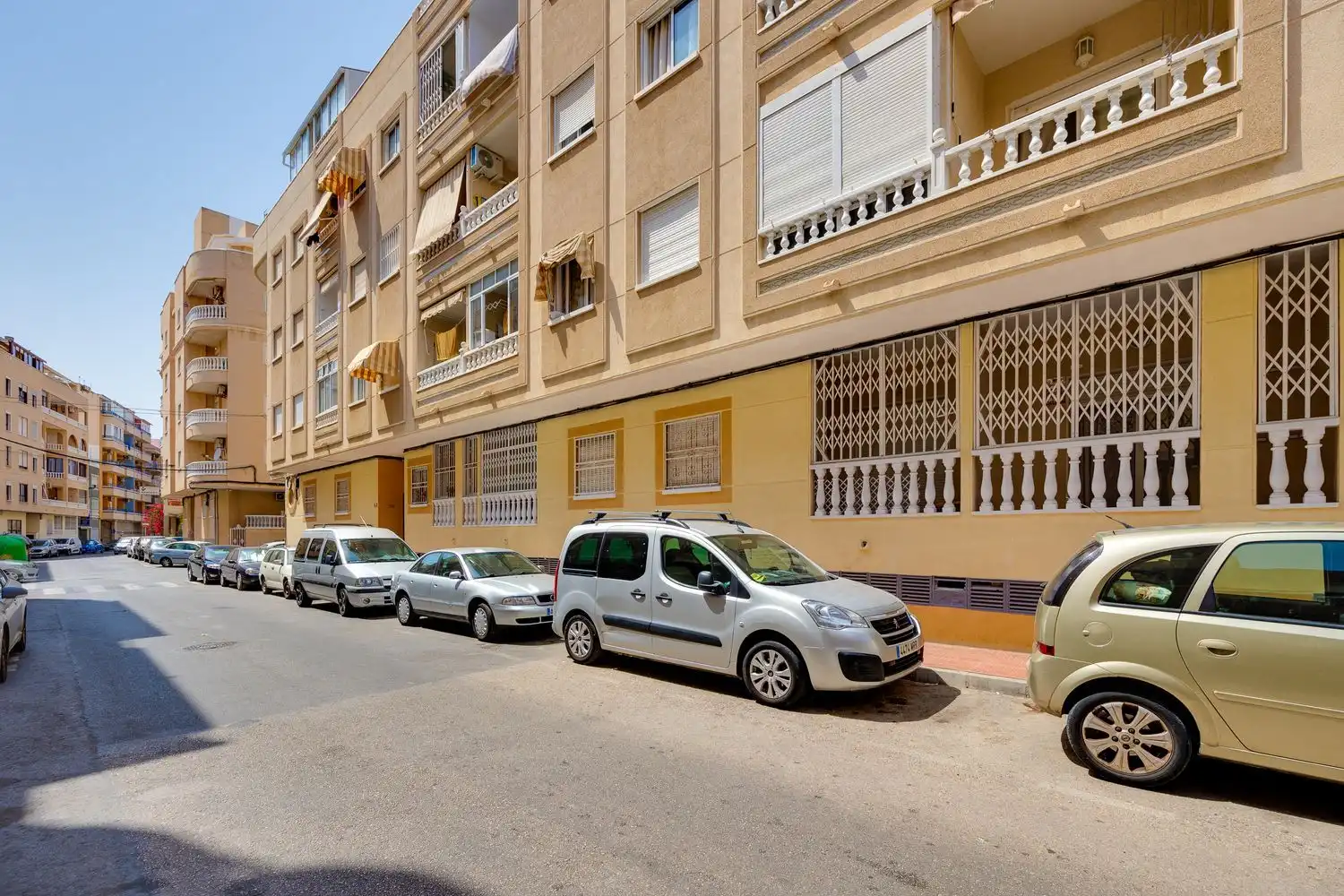 Vista exterior de Planta baixa en venda en Torrevieja amb Terrassa