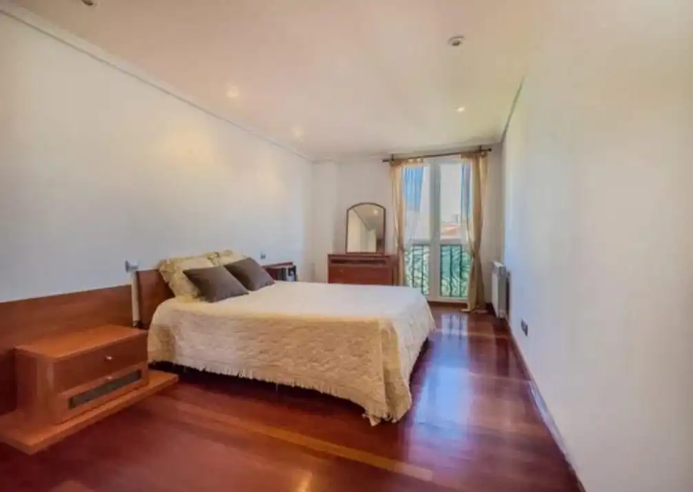 Maisonette zum Verkauf in Calle de la Gloria, Alisal - San Román