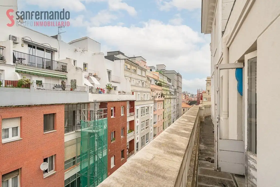 Vista exterior de Àtic en venda en Santander amb Balcó