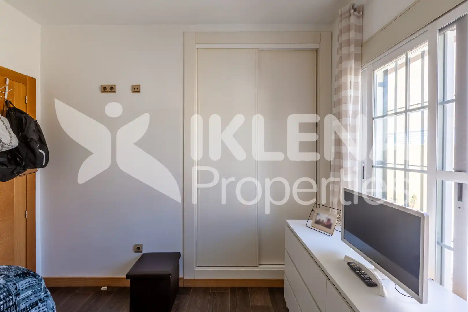 Bedroom of Houses for sale in Roquetas de Mar  with Air Conditioner, Private garden and Parquet flooring