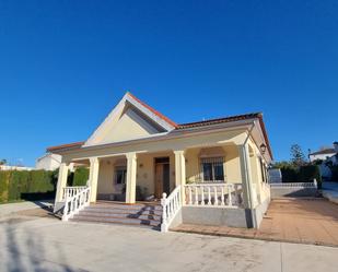 Vista exterior de Casa o xalet en venda en La Rambla amb Jardí privat, Terrassa i Traster