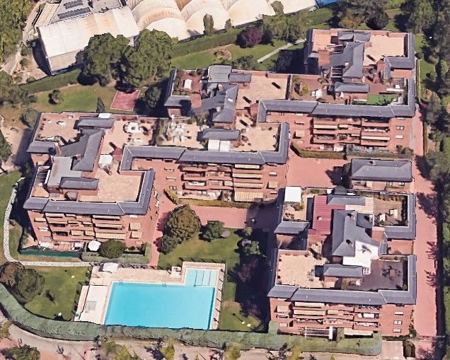Vista exterior de Àtic en venda en Pozuelo de Alarcón amb Aire condicionat, Calefacció i Jardí privat
