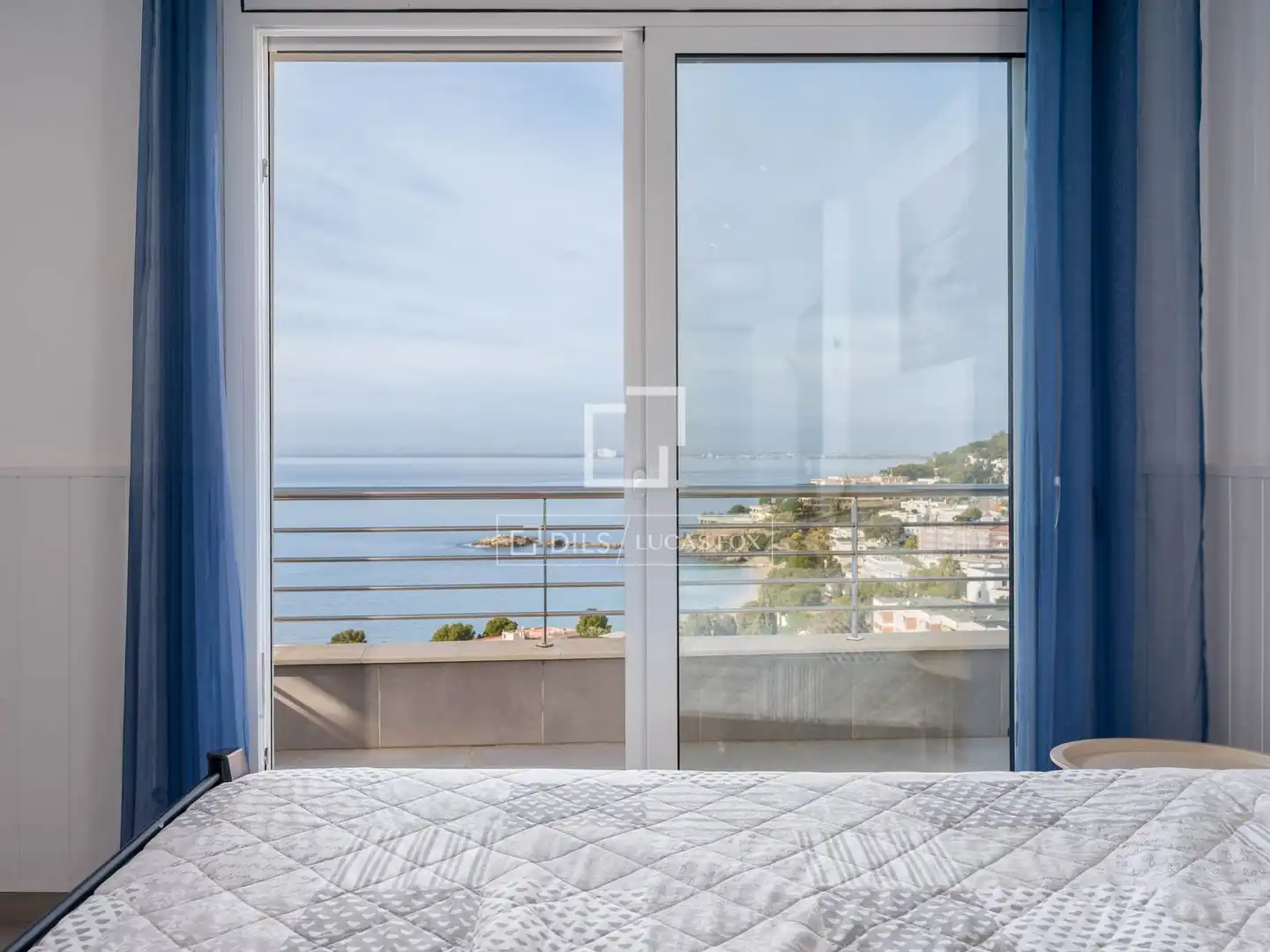 Balcony of Houses for sale in Roses  with Air Conditioner, Heating and Terrace
