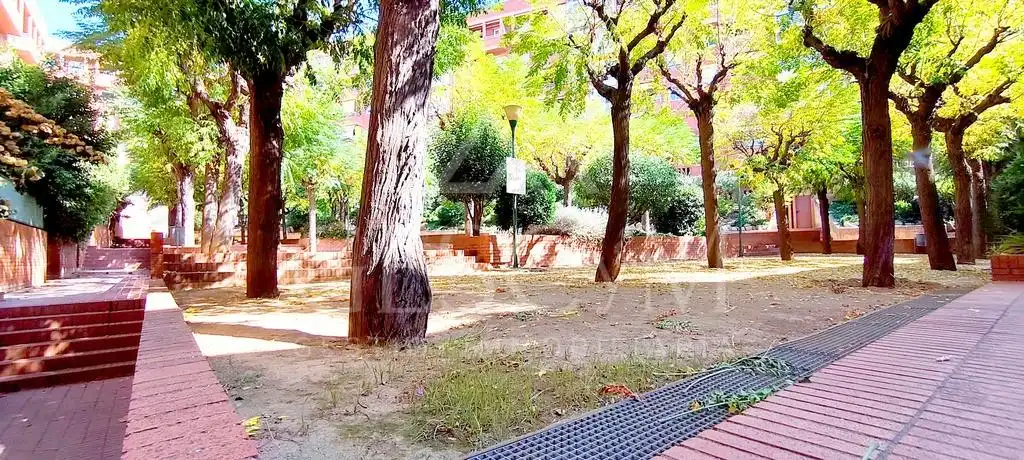 Jardí de Pis en venda en Sant Joan Despí amb Jardí privat, Terrassa i Balcó