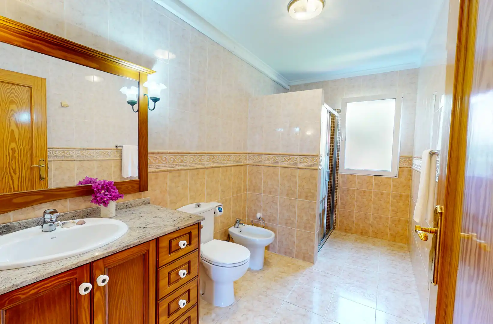 Baño de Casa o chalet de alquiler en Dénia con Aire acondicionado, Calefacción y Jardín privado
