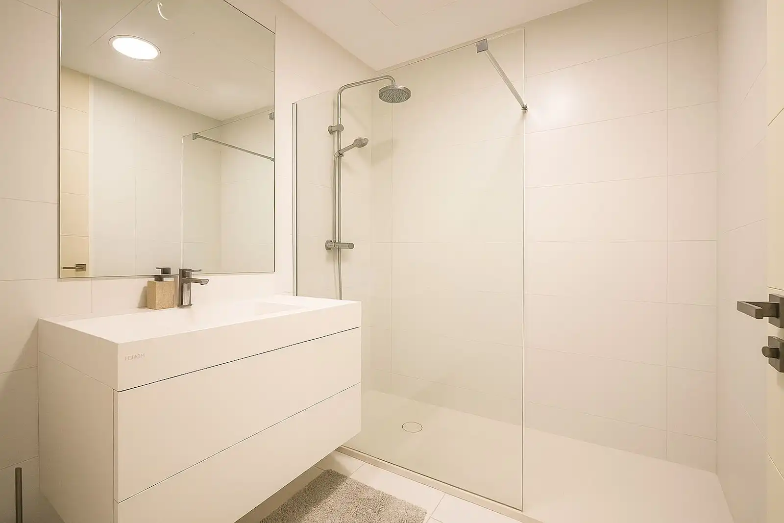 Bany de Apartament en venda en Estepona amb Aire condicionat, Traster i Piscina