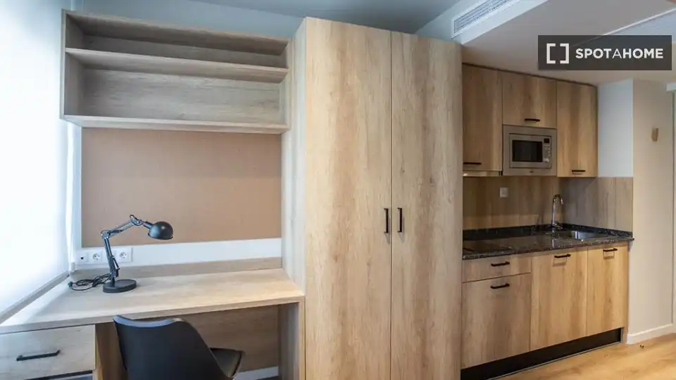 Kitchen of Flat for rent in Bilbao   with Air Conditioner, Heating and Furnished