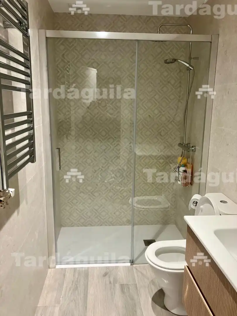 Badezimmer von Wohnung zur Miete in Salamanca mit Heizung, Möbliert und Balkon