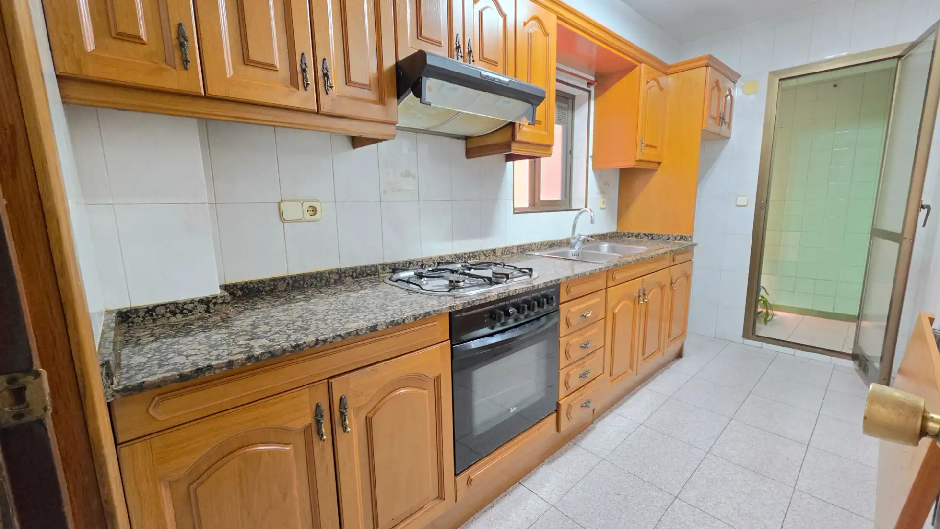 Küche von Wohnung zum Verkauf in Tarragona mit Klimaanlage, Heizung und Terrasse