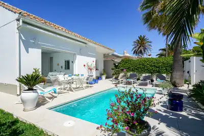 Jardí de Casa o xalet en venda en Marbella amb Aire condicionat, Calefacció i Jardí privat