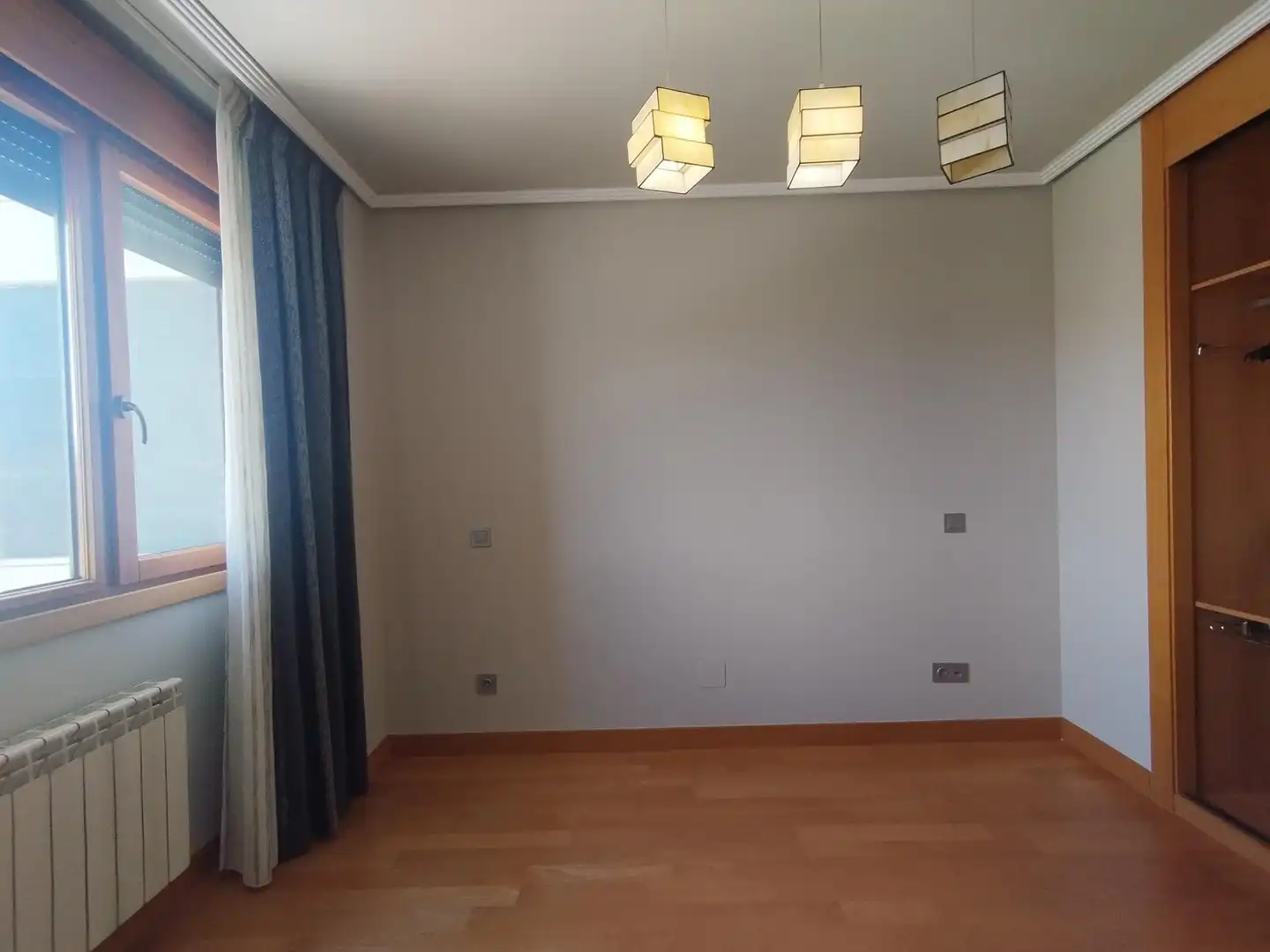 Habitación de Piso de alquiler en Valladolid con Calefacción, Parquet y Amueblado