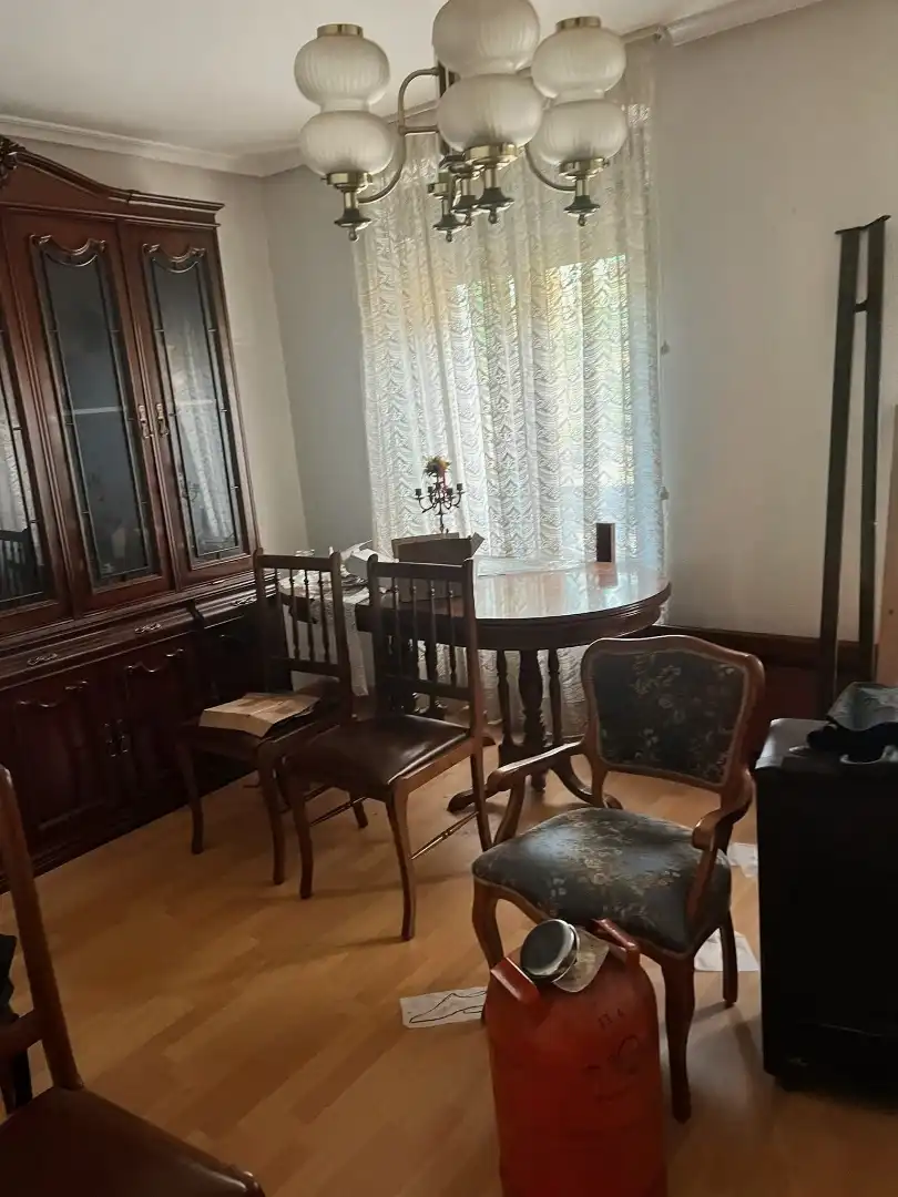 Menjador de Pis en venda en Mieres (Asturias) amb Calefacció, Parquet i Balcó