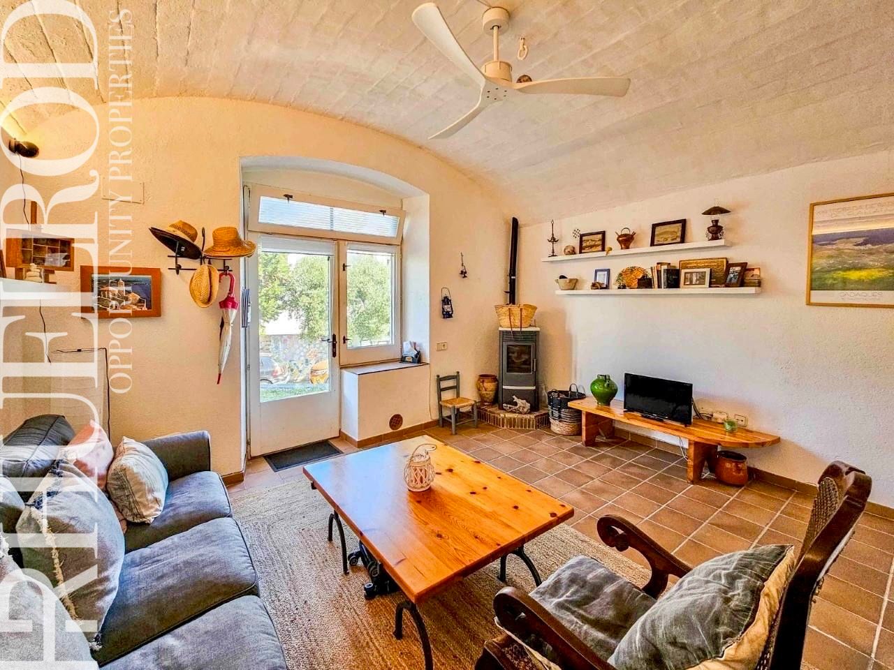 Living room of House or chalet for sale in Cadaqués  with Furnished, Oven and Internet