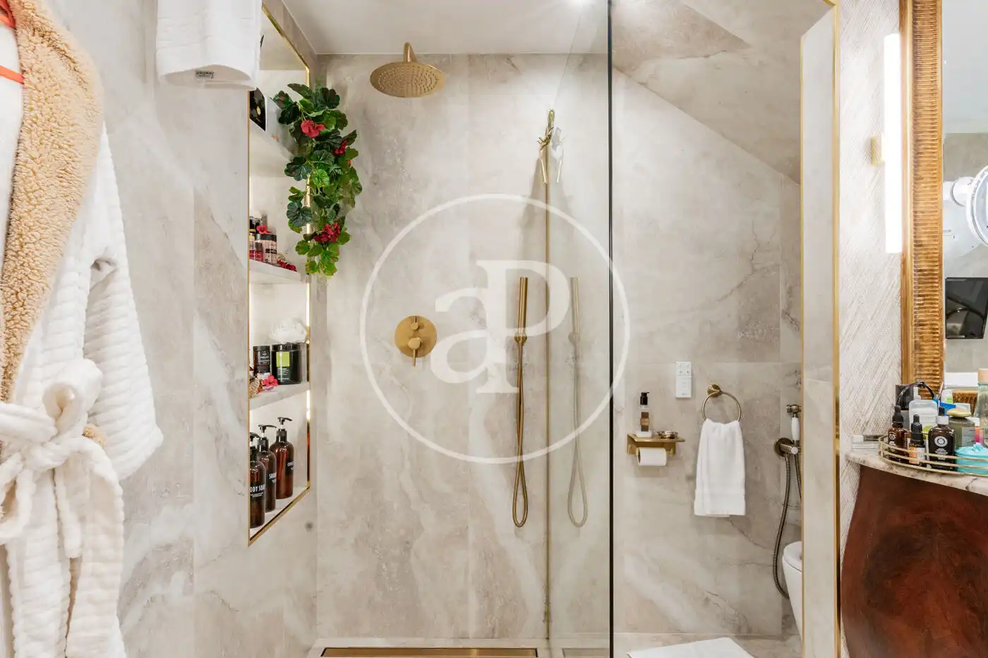 Badezimmer von Haus oder Chalet zum Verkauf in Madrid mit Klimaanlage, Heizung und Privatgarten