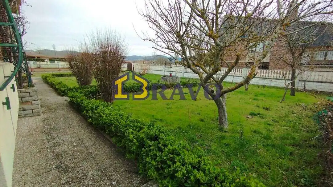 Casa o xalet en venda en Medina de Pomar amb Calefacció, Jardí privat i Piscina