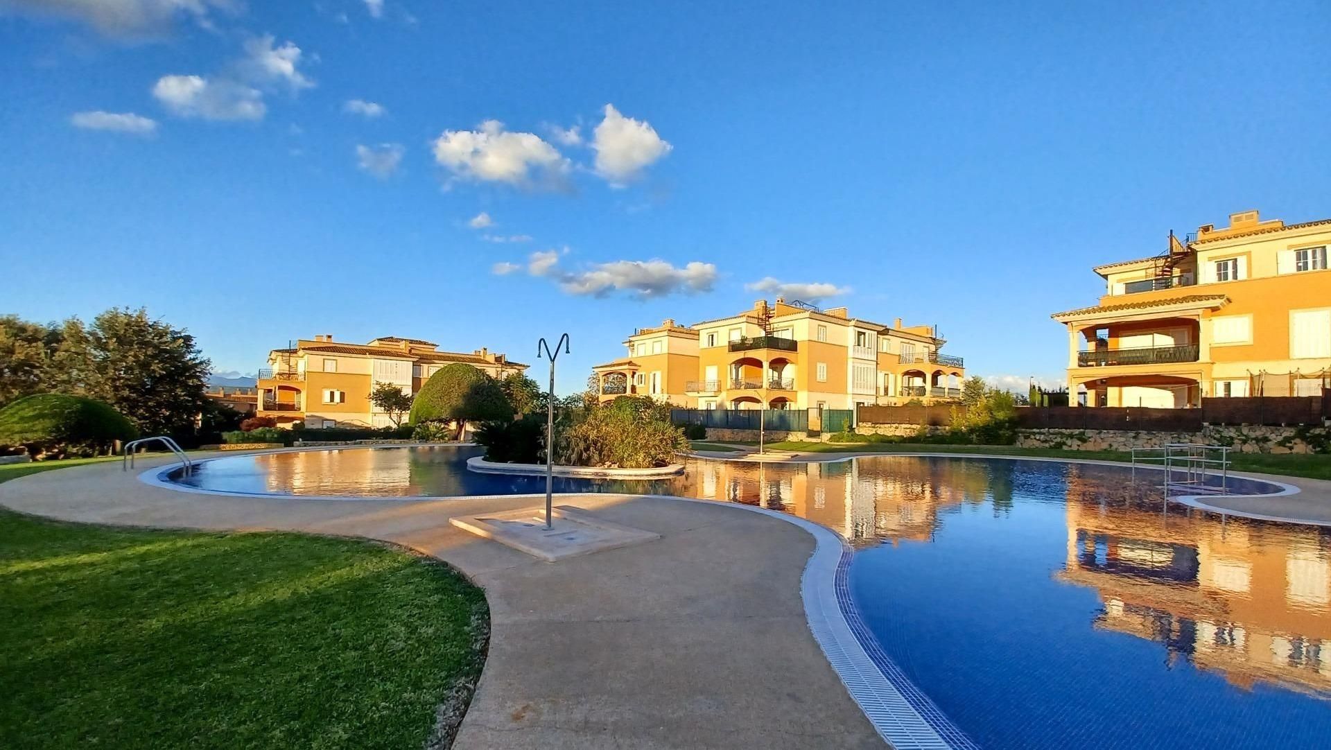 Exterior view of Flat for sale in  Palma de Mallorca  with Air Conditioner, Private garden and Terrace