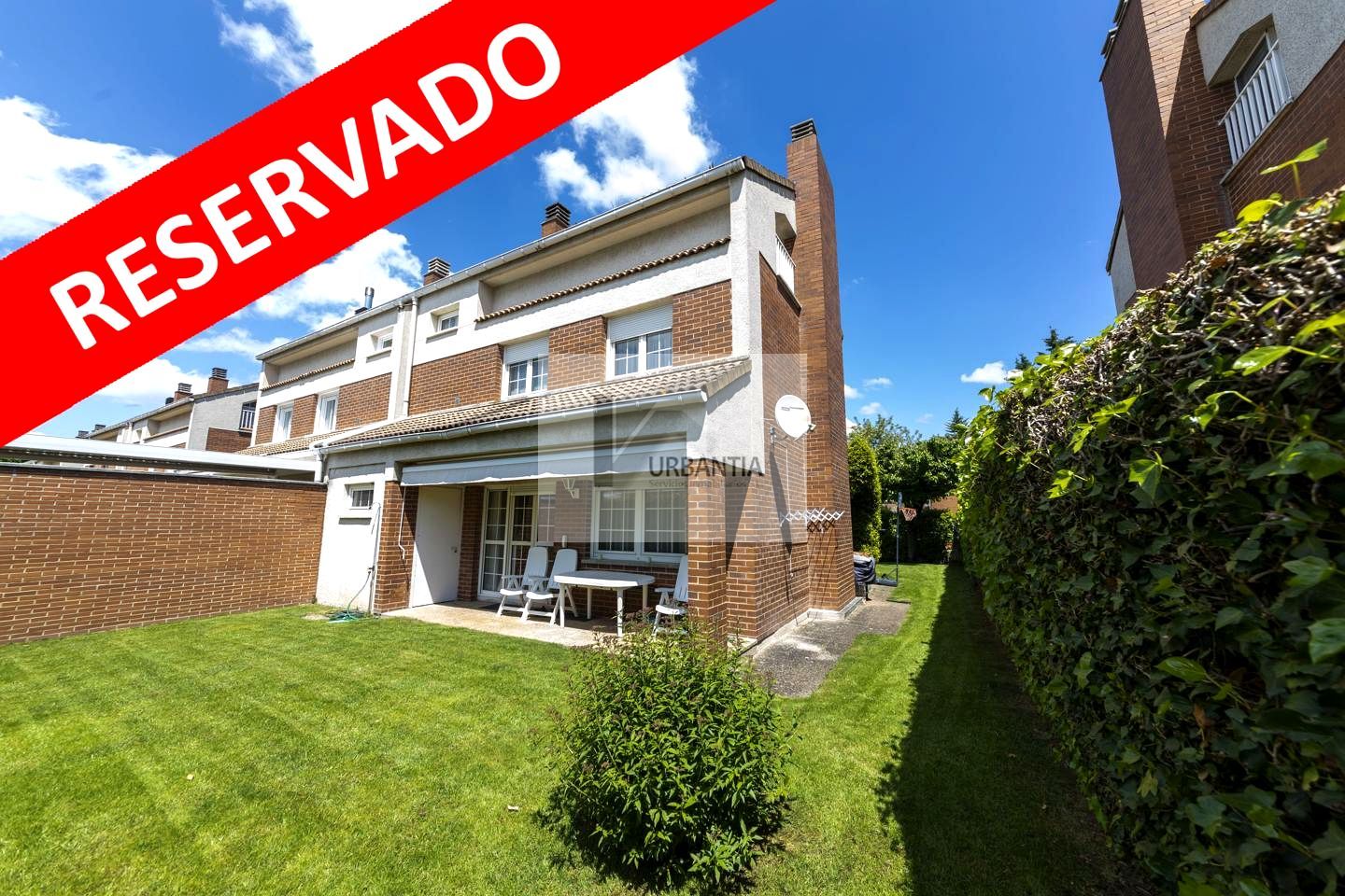 Garden of Single-family semi-detached for sale in Egüés  with Heating, Private garden and Parquet flooring