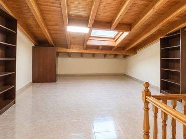 Casa con jardín en venta en Cornellà de Llobregat - CL VALL D` ARAN