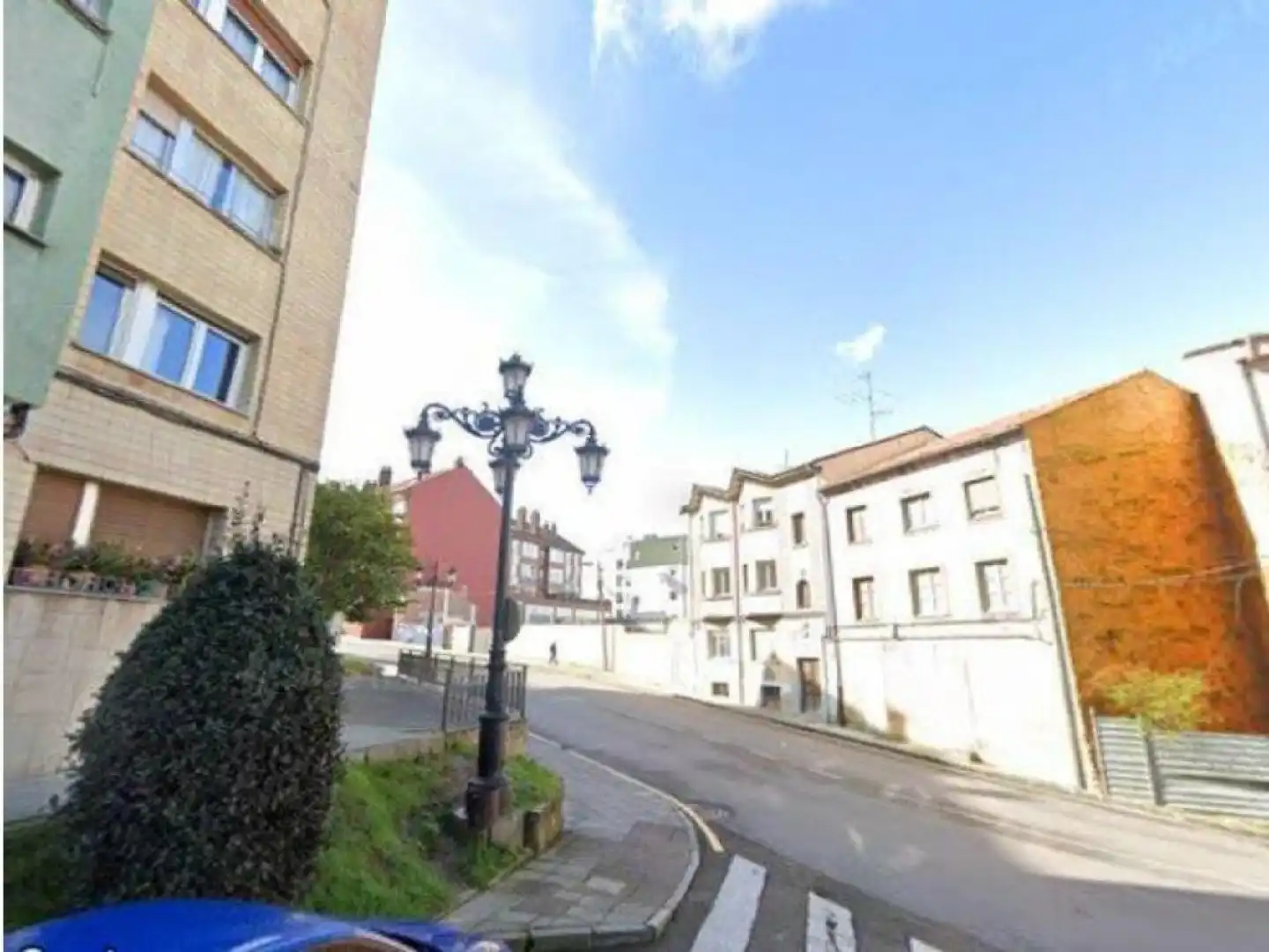 Vista exterior de Pis en venda en Oviedo 
