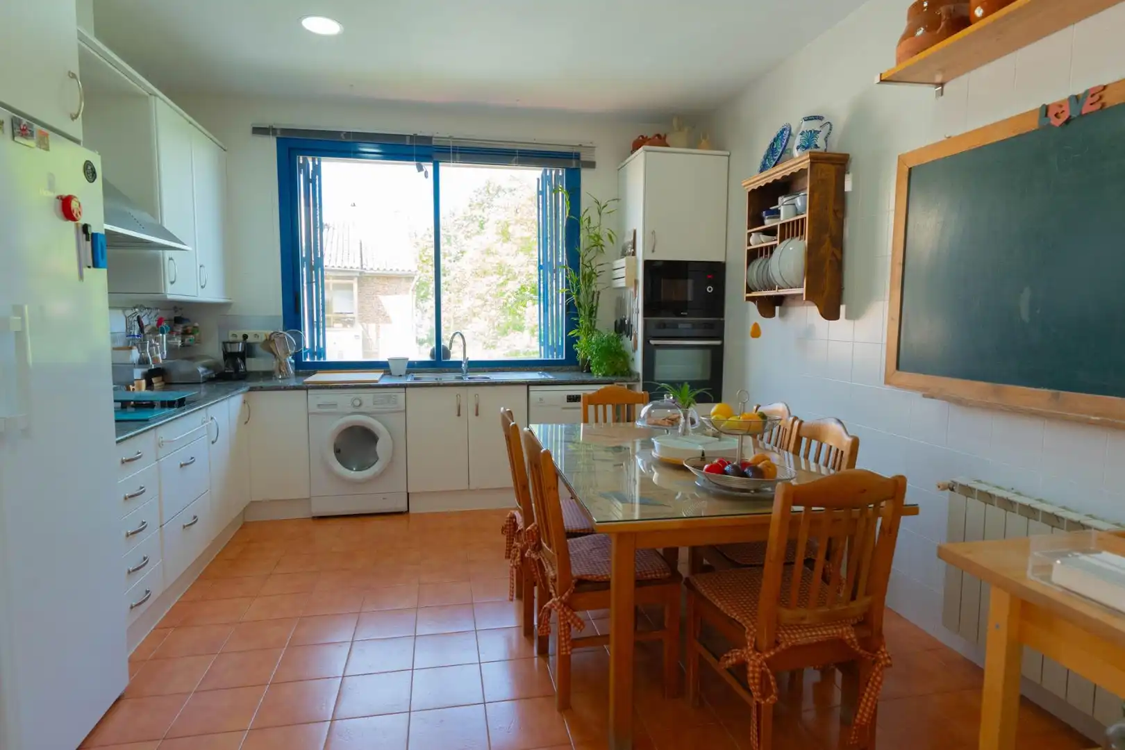 Küche von Haus oder Chalet zum Verkauf in Madrid mit Klimaanlage, Heizung und Privatgarten