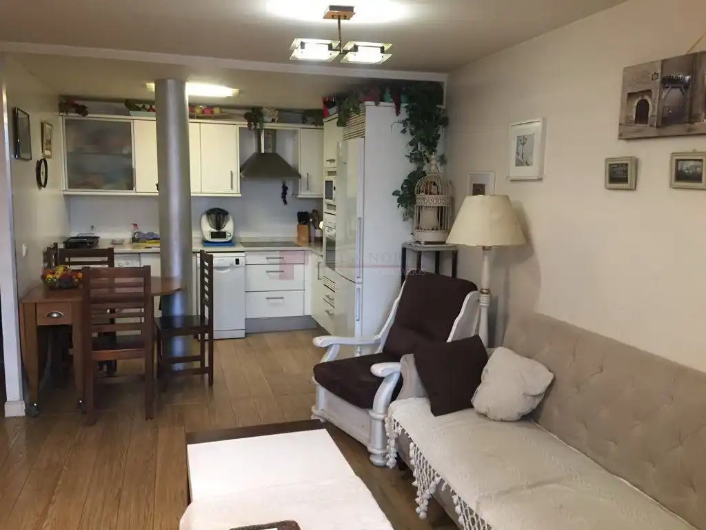 Sala d'estar de Pis en venda en Vitoria - Gasteiz amb Parquet, Traster i Balcó
