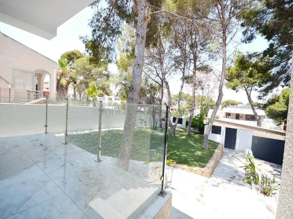 Chalet con piscina en venta en Los Balcones - Los Altos, imagen 34
