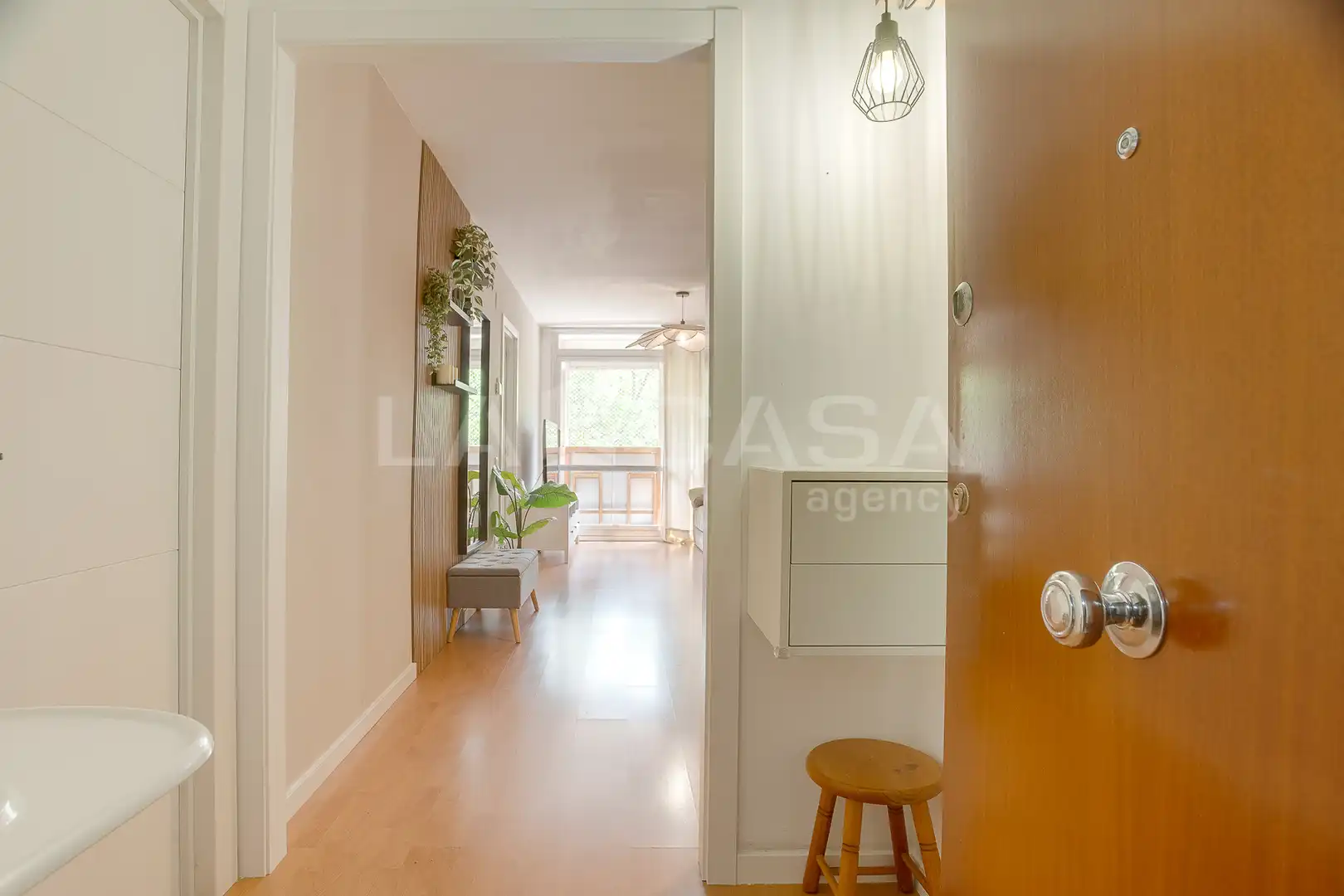 Piso en venta en Barcelona con Calefacción, Trastero y Balcón