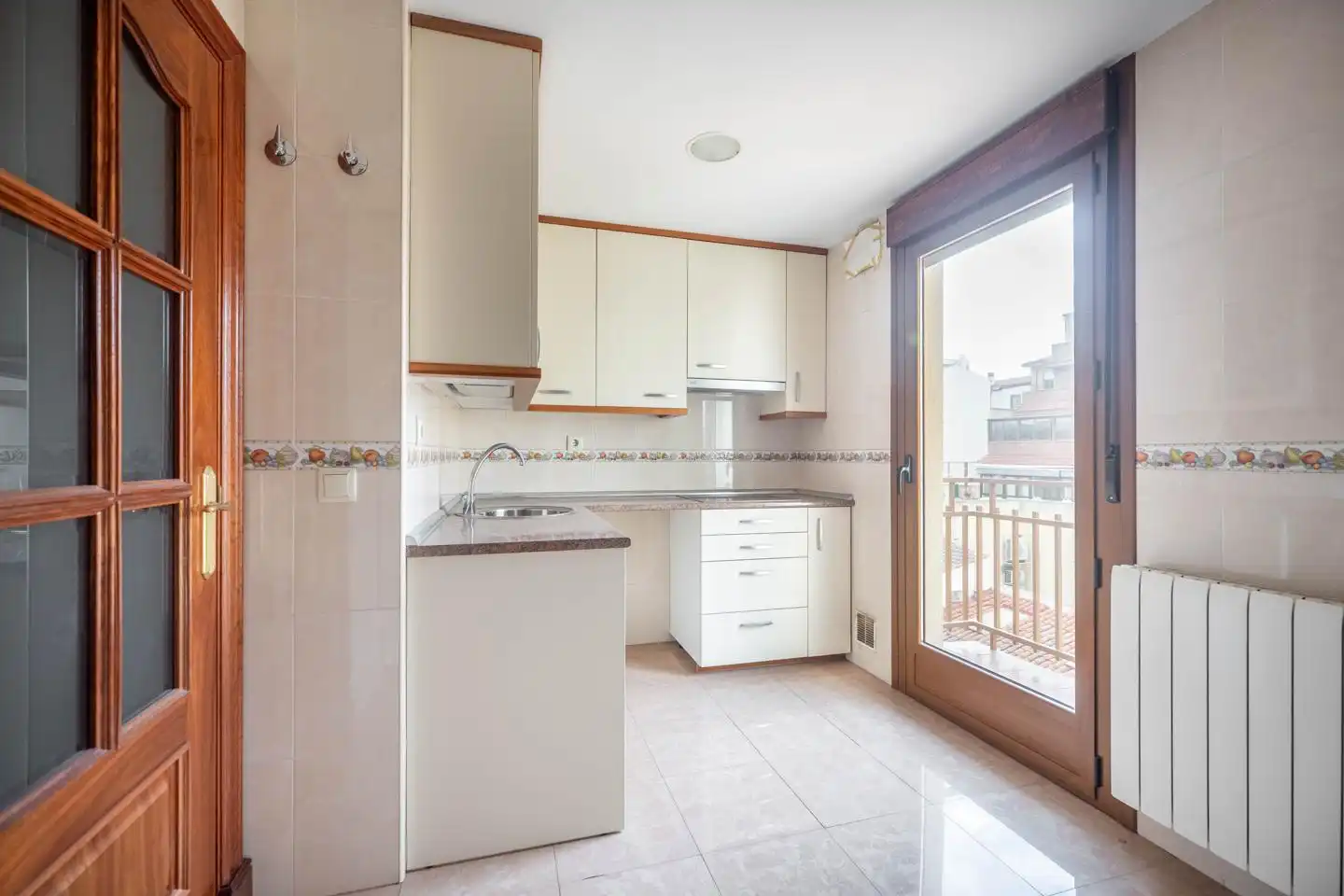 Cocina de Piso en venta en Ávila con Calefacción y Trastero