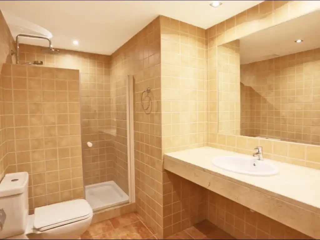Bany de Apartament de lloguer en Calvià amb Aire condicionat, Jardí privat i Terrassa
