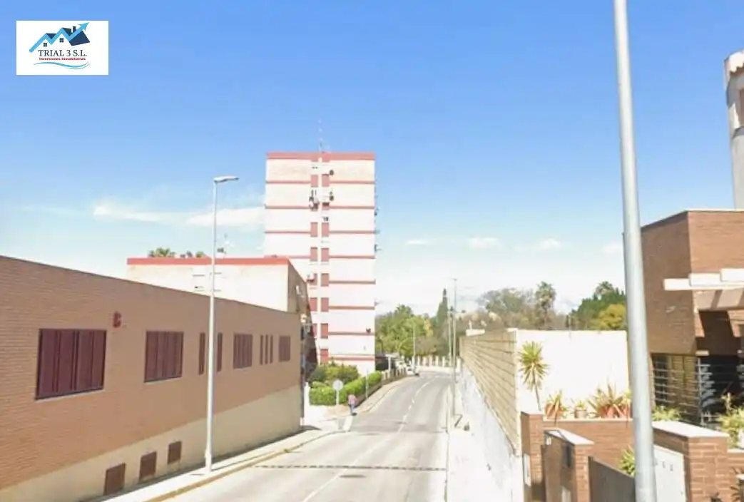 Vista exterior de Casa o chalet en venta en Castilleja de la Cuesta con Jardín privado