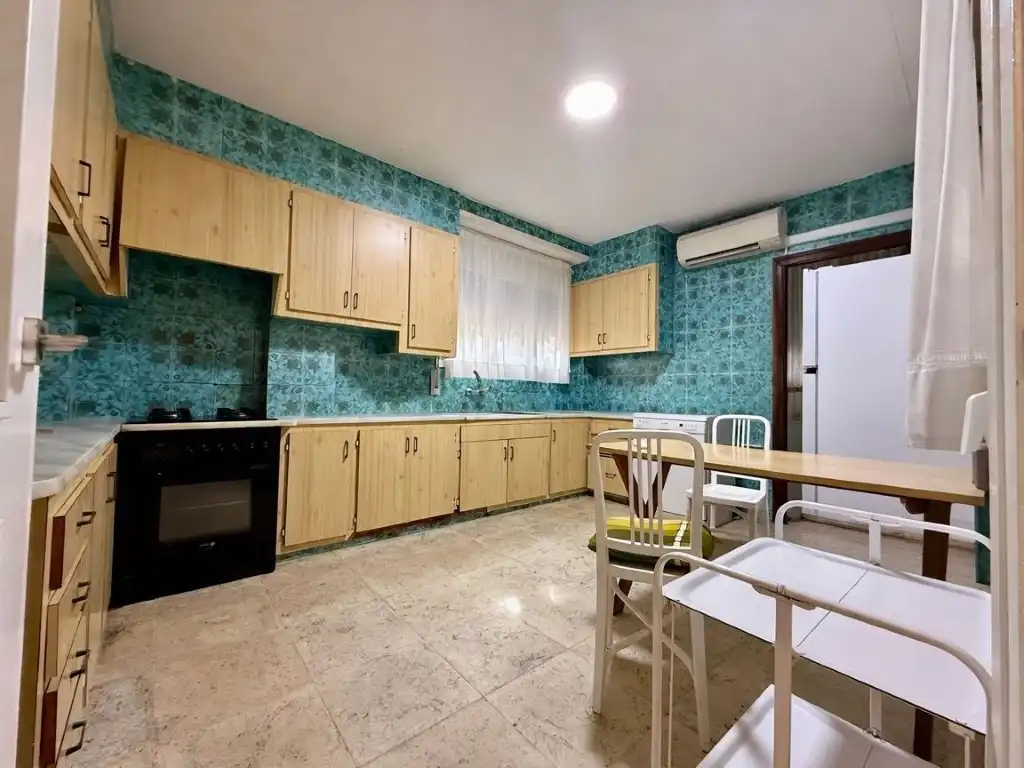 Erdgeschoss zur Miete in Calle Bernat Artola, Torreón - La Almadraba
